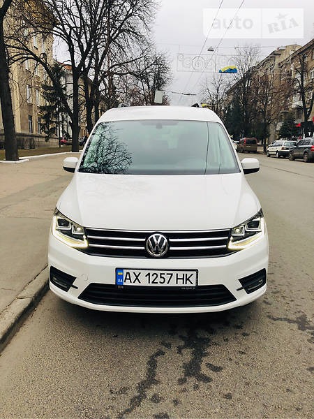 Volkswagen Caddy 2018  випуску Харків з двигуном 2 л дизель мінівен автомат за 26900 долл. 