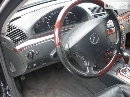 Mercedes-Benz S 350 2004  випуску Львів з двигуном 3.5 л газ седан автомат за 12300 долл. 