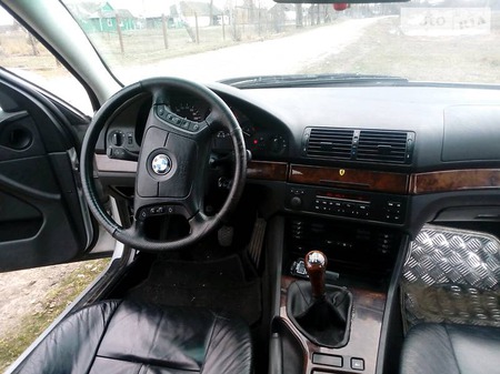 BMW 525 2006  випуску Рівне з двигуном 2.5 л дизель седан механіка за 1450 долл. 