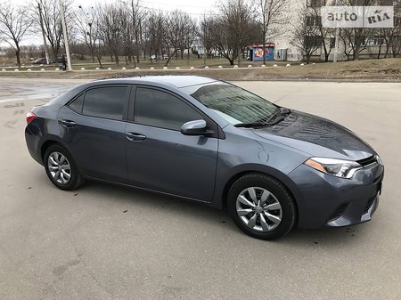 Toyota Corolla 2014  випуску Харків з двигуном 1.8 л газ седан автомат за 12500 долл. 