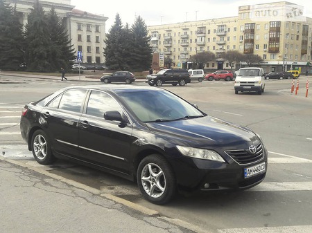 Toyota Camry 2007  випуску Житомир з двигуном 2.4 л газ седан автомат за 10249 долл. 