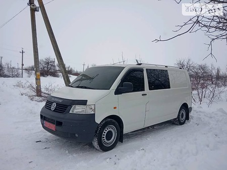 Volkswagen Transporter 2005  випуску Кропивницький з двигуном 2.5 л дизель мінівен механіка за 8500 долл. 