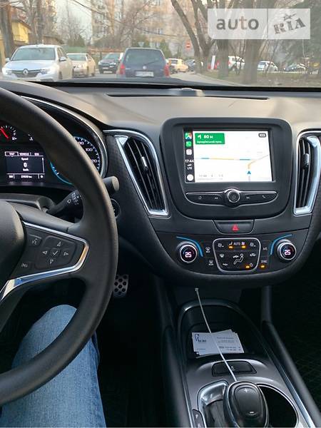 Chevrolet Malibu 2017  випуску Одеса з двигуном 1.8 л гібрид седан автомат за 16200 долл. 