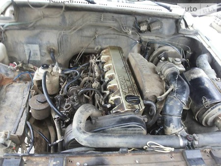 Nissan Patrol 1987  випуску Чернівці з двигуном 2.8 л дизель позашляховик механіка за 2001 долл. 