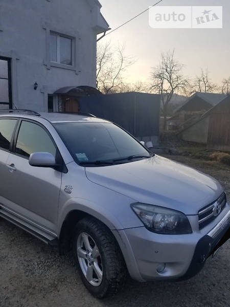 Toyota RAV 4 2006  випуску Івано-Франківськ з двигуном 2.2 л дизель позашляховик механіка за 11300 долл. 