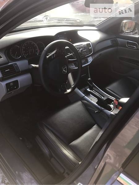 Honda Accord 2015  випуску Кропивницький з двигуном 2.4 л бензин седан автомат за 19000 долл. 
