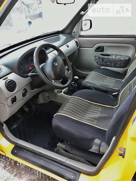 Renault Kangoo 2003  випуску Чернівці з двигуном 1.5 л дизель мінівен механіка за 4700 долл. 