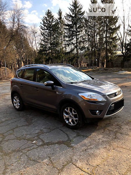 Ford Kuga 2012  випуску Львів з двигуном 2 л дизель позашляховик автомат за 15700 долл. 