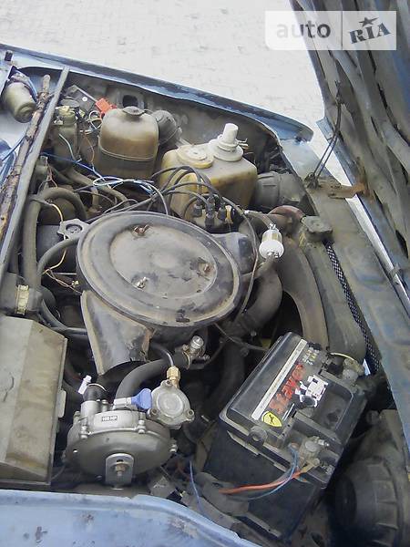 Lada 2105 1988  випуску Харків з двигуном 1.5 л газ седан механіка за 850 долл. 