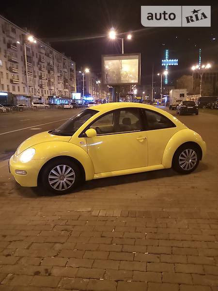 Volkswagen New Beetle 2002  випуску Київ з двигуном 1.6 л бензин хэтчбек механіка за 6000 долл. 
