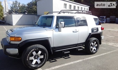 Toyota FJ Cruiser 2008  випуску Київ з двигуном 4 л газ позашляховик автомат за 23700 долл. 