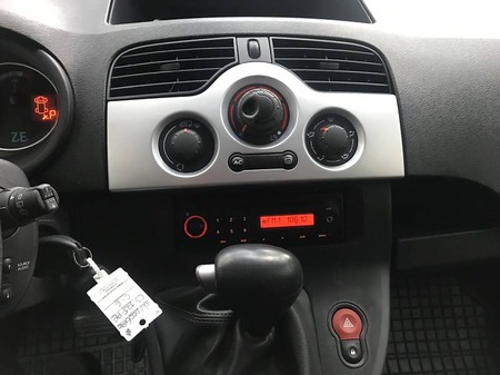 Renault Kangoo 2013  випуску Житомир з двигуном 0 л електро мінівен автомат за 12300 долл. 