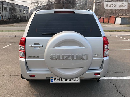 Suzuki Grand Vitara 2011  випуску Донецьк з двигуном 2.4 л бензин позашляховик автомат за 14500 долл. 