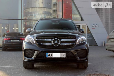 Mercedes-Benz GLS 350 2017  випуску Харків з двигуном 3 л дизель позашляховик автомат за 75400 долл. 