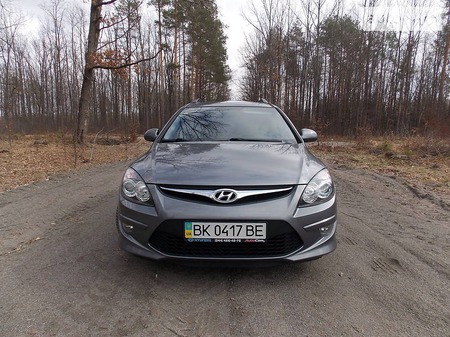 Hyundai i30 2012  випуску Рівне з двигуном 1.6 л дизель універсал механіка за 9400 долл. 