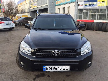 Toyota RAV 4 2007  випуску Суми з двигуном 2.2 л дизель позашляховик механіка за 11599 долл. 