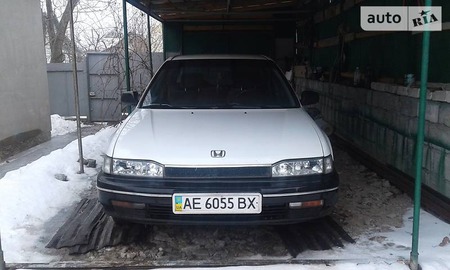 Honda Accord 1990  випуску Дніпро з двигуном 0 л бензин седан механіка за 2500 долл. 
