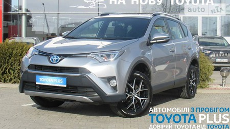 Toyota RAV 4 2017  випуску Хмельницький з двигуном 2.5 л гібрид позашляховик автомат за 847070 грн. 