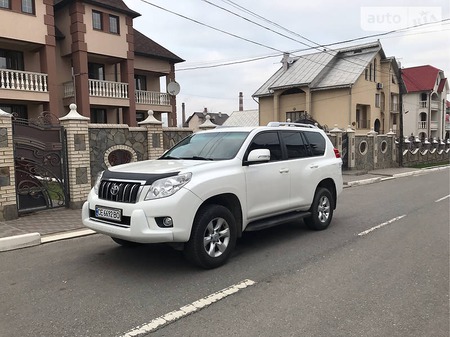 Toyota Land Cruiser Prado 2010  випуску Чернівці з двигуном 2.7 л газ позашляховик автомат за 25500 долл. 