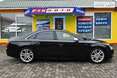 Audi S8 2013  випуску Львів з двигуном 4 л бензин седан автомат за 53800 долл. 