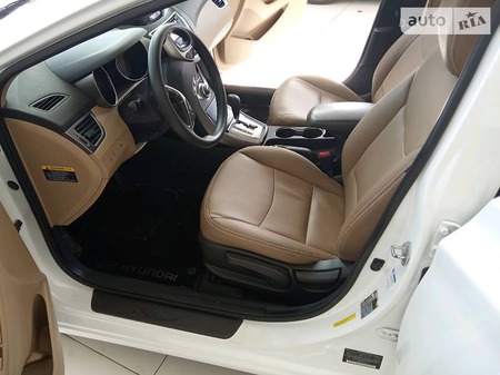 Hyundai Elantra 2012  випуску Вінниця з двигуном 1.8 л газ седан автомат за 11250 долл. 