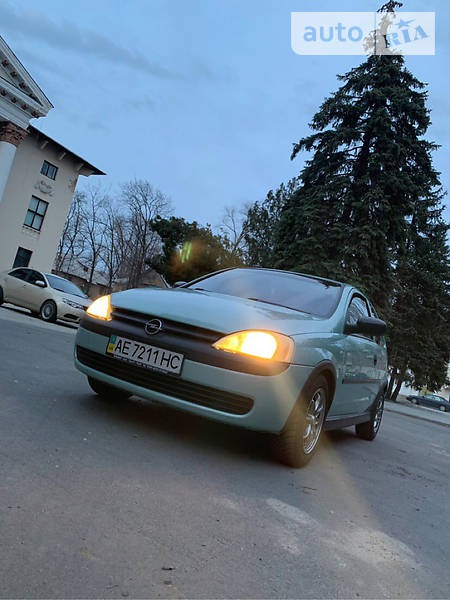 Opel Corsa 2001  випуску Дніпро з двигуном 1 л бензин хэтчбек автомат за 4200 долл. 