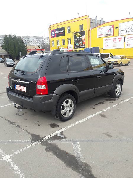 Hyundai Tucson 2008  випуску Житомир з двигуном 2 л газ позашляховик механіка за 8999 долл. 