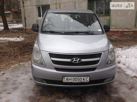 Hyundai H-1 2011  випуску Донецьк з двигуном 2.5 л   механіка за 11000 долл. 