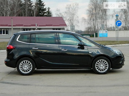 Opel Zafira Tourer 2013  випуску Житомир з двигуном 2 л дизель мінівен автомат за 13750 долл. 