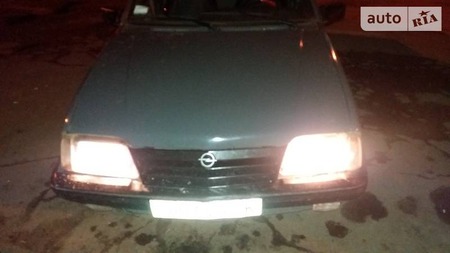 Opel Ascona 1985  випуску Суми з двигуном 1.6 л бензин седан механіка за 1050 долл. 