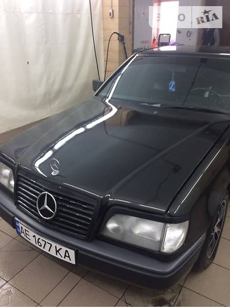 Mercedes-Benz E 300 1987  випуску Дніпро з двигуном 3 л газ купе автомат за 3000 долл. 