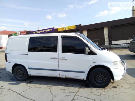 Mercedes-Benz Vito 2000  випуску Харків з двигуном 2.2 л дизель мінівен механіка за 4500 долл. 