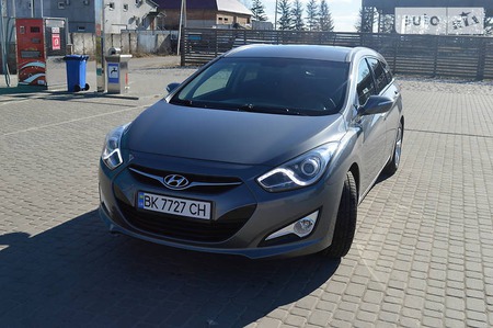 Hyundai i40 2012  випуску Рівне з двигуном 1.7 л дизель універсал автомат за 12700 долл. 