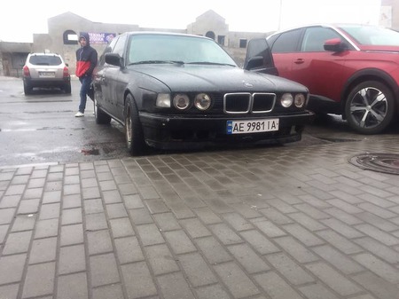 BMW 735 1990  випуску Дніпро з двигуном 0 л газ седан механіка за 2000 долл. 