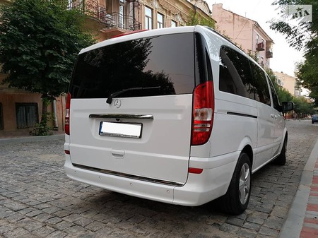 Mercedes-Benz Vito 2012  випуску Чернівці з двигуном 2.2 л дизель мінівен автомат за 20800 долл. 