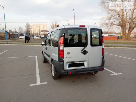 Fiat Doblo 2010  випуску Черкаси з двигуном 1.4 л бензин мінівен механіка за 7000 долл. 