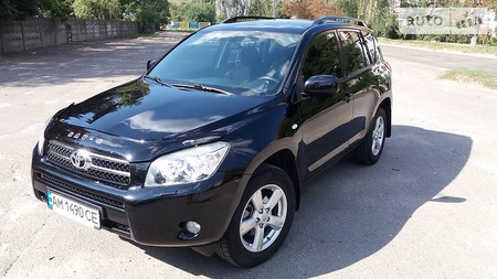 Toyota RAV 4 2007  випуску Черкаси з двигуном 2 л газ позашляховик автомат за 11300 долл. 