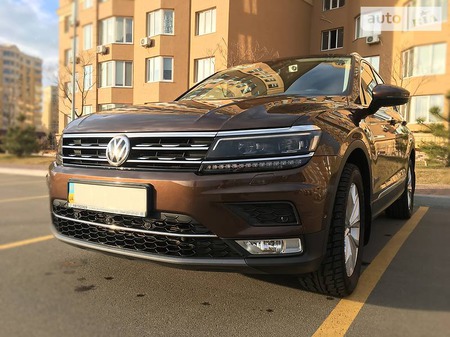 Volkswagen Tiguan 2017  випуску Київ з двигуном 2 л дизель позашляховик автомат за 39000 долл. 