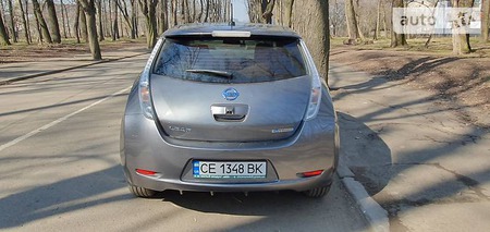 Nissan Leaf 2015  випуску Чернівці з двигуном 0 л електро хэтчбек автомат за 14400 долл. 