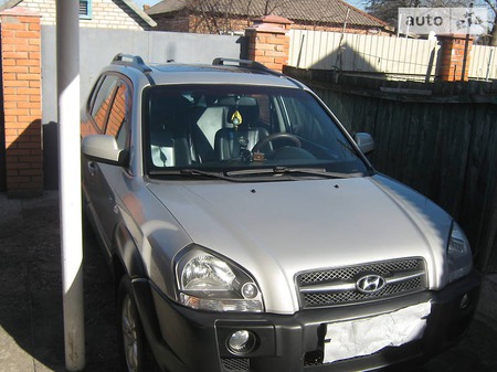 Hyundai Tucson 2007  випуску Дніпро з двигуном 2 л газ позашляховик автомат за 9500 долл. 