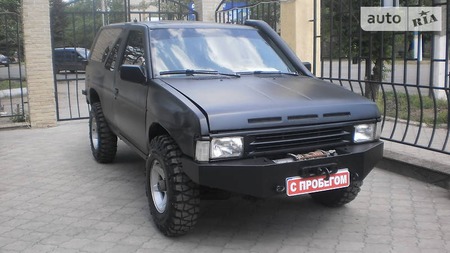 Nissan Terrano 1988  випуску Донецьк з двигуном 3 л газ позашляховик механіка за 6500 долл. 