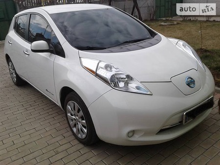 Nissan Leaf 2015  випуску Херсон з двигуном 0 л електро хэтчбек автомат за 14300 долл. 