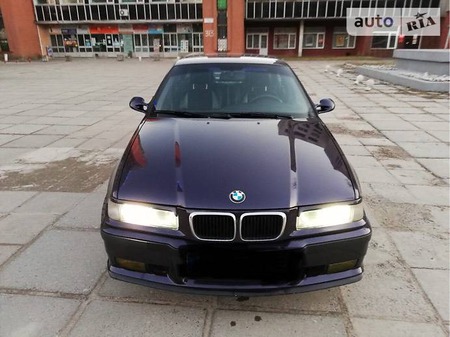 BMW 323 1997  випуску Вінниця з двигуном 2.5 л бензин седан механіка за 6000 долл. 