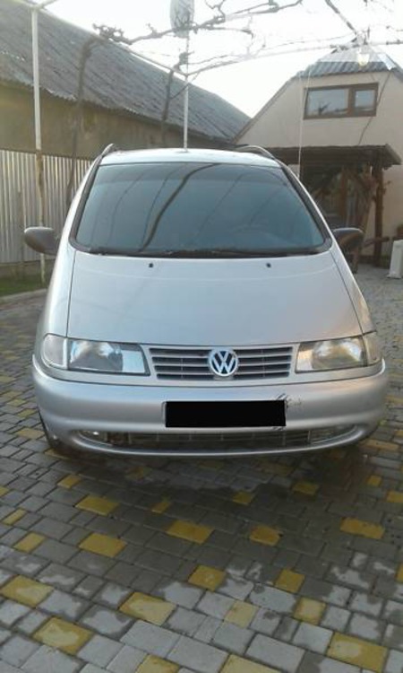 Volkswagen Sharan 1998  випуску Ужгород з двигуном 1.8 л бензин мінівен механіка за 1200 долл. 