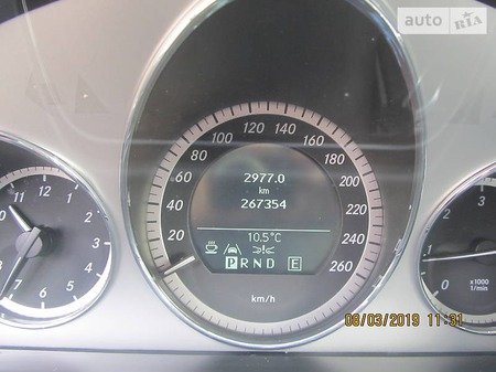 Mercedes-Benz E 250 2011  випуску Київ з двигуном 2.2 л дизель седан автомат за 18555 долл. 