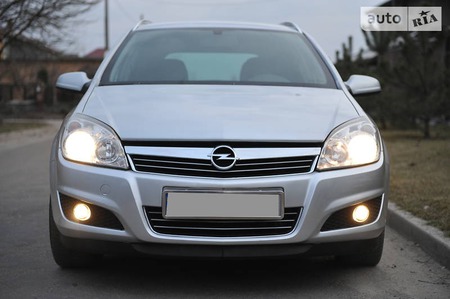 Opel Astra 2007  випуску Дніпро з двигуном 1.6 л бензин універсал механіка за 6750 долл. 