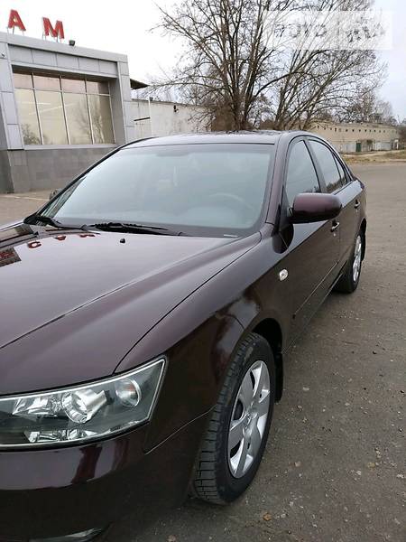 Hyundai Sonata 2007  випуску Одеса з двигуном 2 л бензин седан механіка за 8300 долл. 