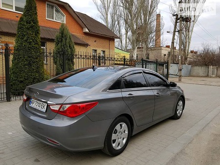 Hyundai Sonata 2011  випуску Запоріжжя з двигуном 2.4 л бензин седан автомат за 9900 долл. 