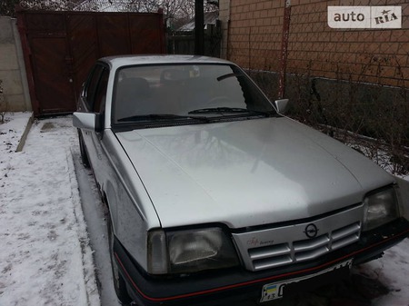 Opel Ascona 1985  випуску Луганськ з двигуном 1.6 л бензин седан механіка за 2000 долл. 