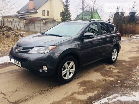 Toyota RAV 4 2014  випуску Черкаси з двигуном 0 л газ позашляховик автомат за 20900 долл. 